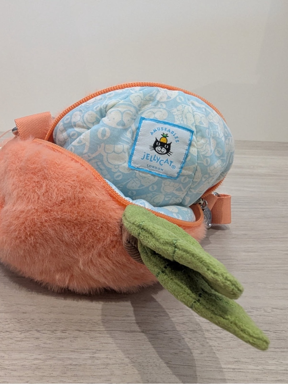 Jellycat Amusables Peach Shoulder Bag - Picture 10 of 12